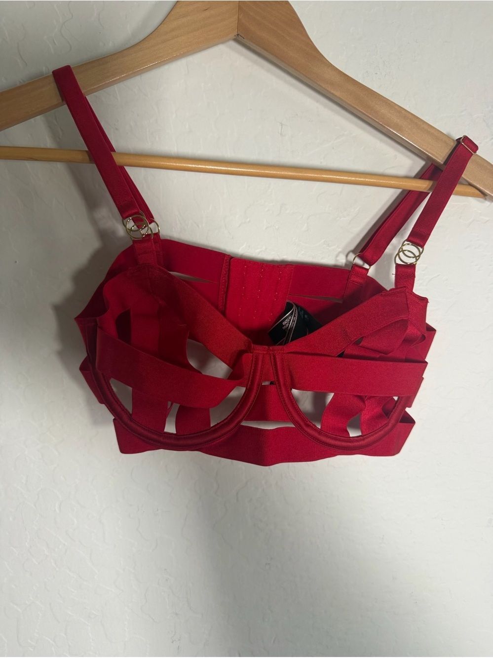 Victoria’s Secret Red Strappy Cage Underwire Bra Top – 34B